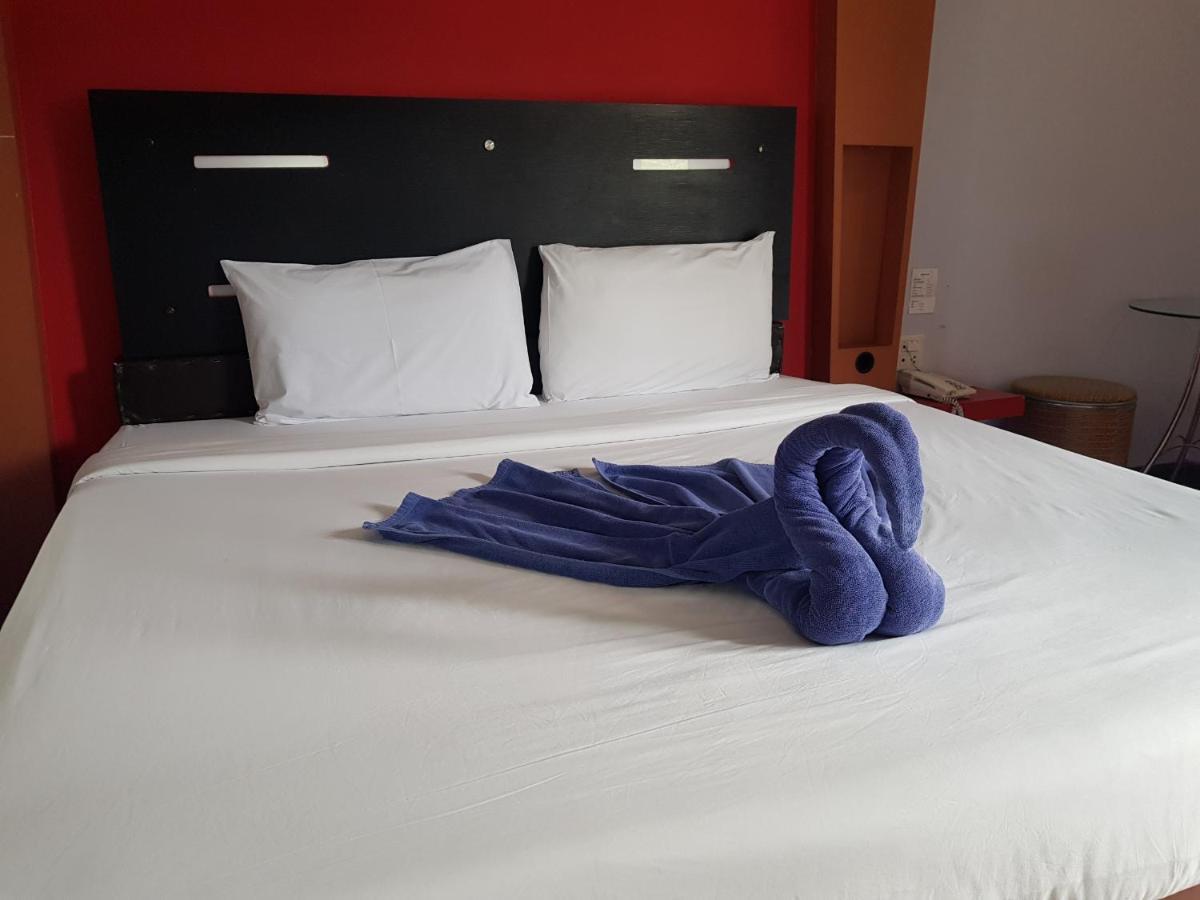 Jirapa Modern Resort Чонбури Экстерьер фото