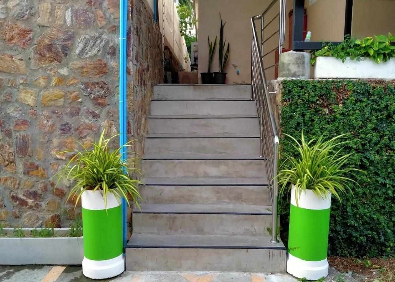 Jirapa Modern Resort Чонбури Экстерьер фото