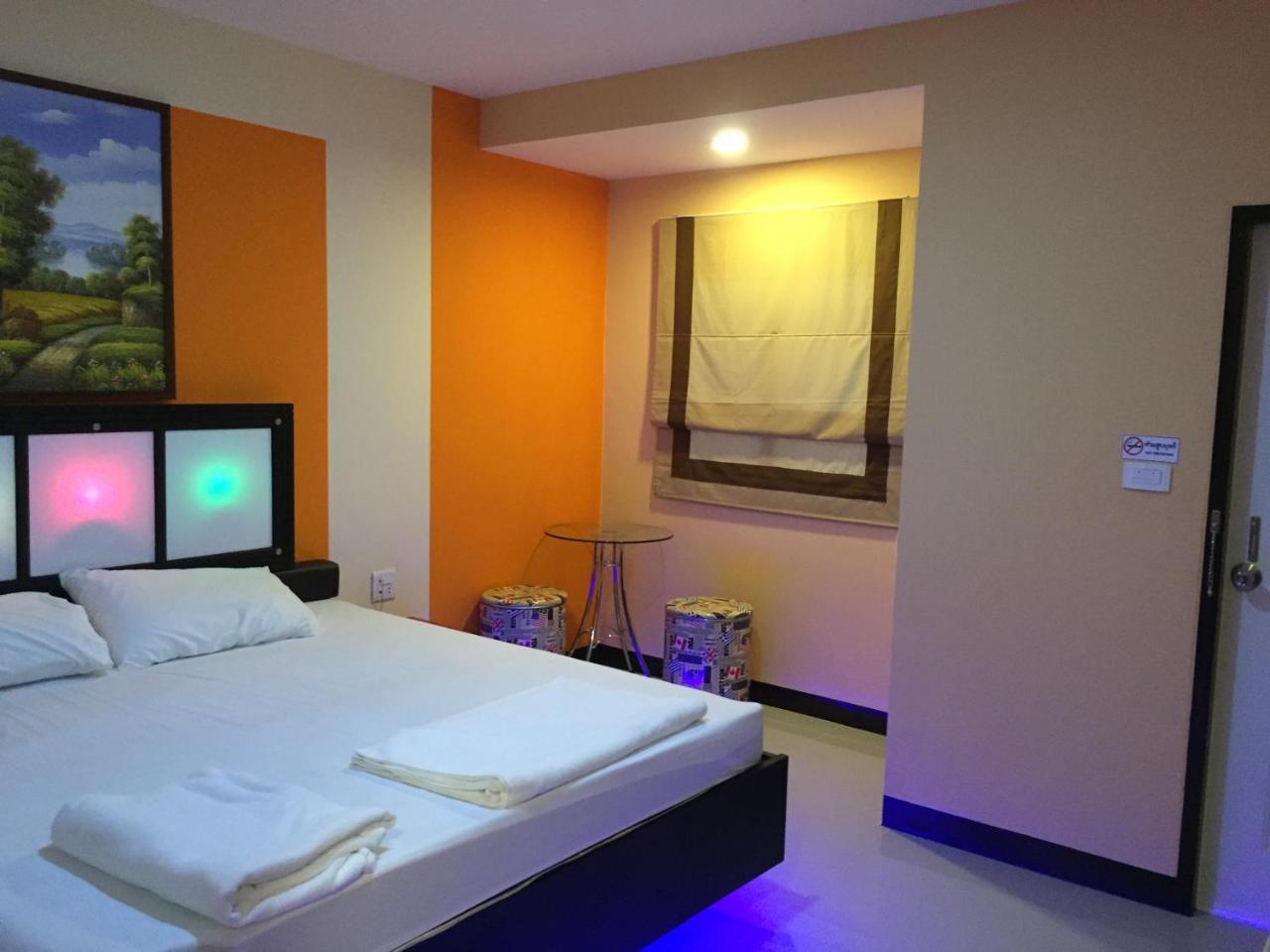 Jirapa Modern Resort Чонбури Экстерьер фото